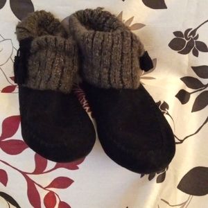 Airwalk woman's size 11. Super comfortable house slippers